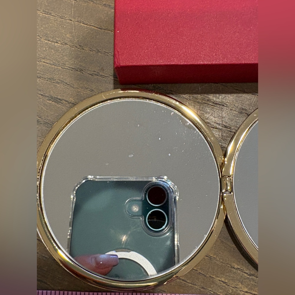 Gucci Flora GWP Double Magnifying Compact Mirror - Picture 6 of 7